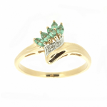Златни прстен са смарагдима и дијамантима