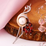 Brosche făcut din argint 925 cu aur, zirconiu de perle alpanit
