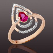 Золотое кольцо с бриллиантами, рубинами и корундом