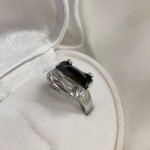 Stříbrný prsten "Contrast". Onyx a zirkonie