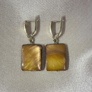 Silver earrings with mother of pearl