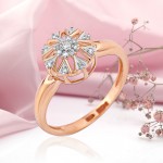 Gold ring with diamonds "Snowflake"