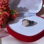 Pozlačen srebrn prstan z roza kremenom