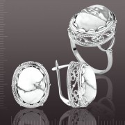 Ring und Ohrringe mit weißem Achat. Silber