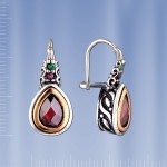 Silver earrings with garnet