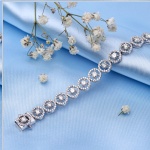 Pulsera de oro blanco con diamantes.