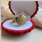 Anel em prata banhado a ouro com quartzo rutilo