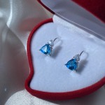 Silver earrings with zirconia