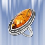 Ring made of 925 silver with amber