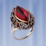 Prsten s granátovým a rubínovým stříbrem