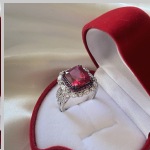 Ασημένιο δαχτυλίδι "Royal". Swarovski®, ροδολίτης και ζιρκόνιο