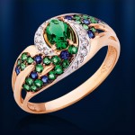 Zlatý prsten se safírem a smaragdem