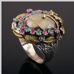 Серебряное кольцо с драгоценными камнями