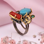 Pozlacený stříbrný prsten s tyrkysem, zirkony a korály