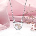 Stříbrný náhrdelník s perletí