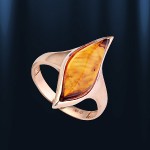 Золотое кольцо с янтарем