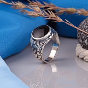 Серебряное мужское кольцо "Глубокий". оникс