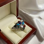 Сребрни прстен са драгуљима