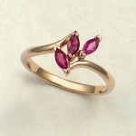 Златен пръстен с рубини