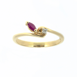 Gold ring with ruby ​​and diamond