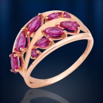 Gold ring with corundum rubies