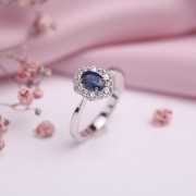 Кольцо Gianni Lazzaro из белого золота с бриллиантами и сапфиром