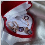 Vergoldetes Set. Swarovski®-Kristall und Zirkonia
