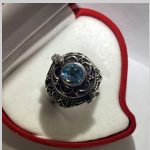 Серебряное кольцо с благовониями и цирконием.