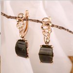 Pendientes con nefrita y fianitas
