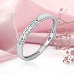 Anell d'or blanc amb diamants