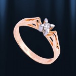 Zlatý prsten s diamanty. ruské zlato