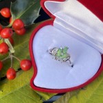 Ασημένιο δαχτυλίδι. Πράσινο Opal & Zirconia