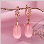 Pembe kuvars ve zirkon taşlı altın kaplama gümüş küpe