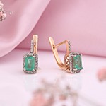 Gold earrings with diamonds and emerald
