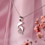 Strieborný náhrdelník s príveskom "Delfíny". Zirkónia