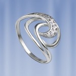 Ring made of 925 silver with fianites