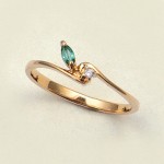 Zlaté prsteny s diamanty, smaragd.