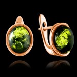 Boucles d'oreilles en argent plaqué or. Ambre vert