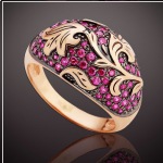 Gouden ring met robijnkorund