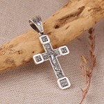 Pendente cruz de prata com crucifixo