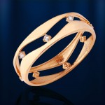Златен пръстен с фианити