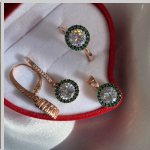 Vergoldetes Set. Swarovski®-Kristall und Zirkonia