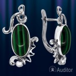 Silver earrings with malahite