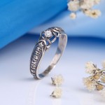 Сребрни прстен амајлија са цирконијумом