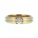 Goldene Ring mit Diamant
