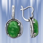 Earrings with chrysoprase