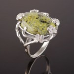 Ring with serpentine silver