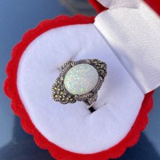 Серебряное кольцо с опалом и марказитом