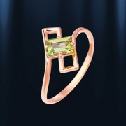 Золотое кольцо с хризолитом. Русские золотые украшения.
