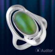 Ring aus 925° Silber mit Jade.